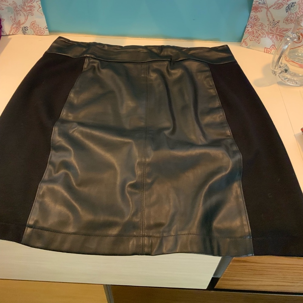 The Miranda Pencil Skirt by CAbi